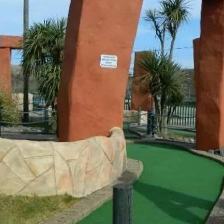 Cute Chalet Near The Beach Great Yarmouth Extérieur photo
